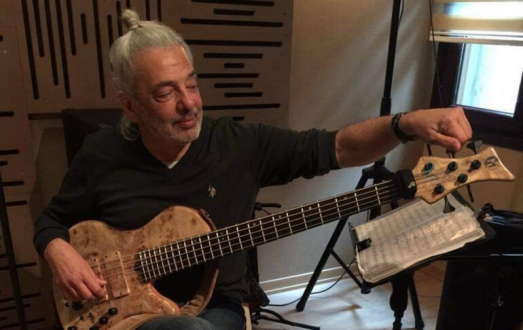 Ünlü Bas Gitarist Hayatını Kaybetti